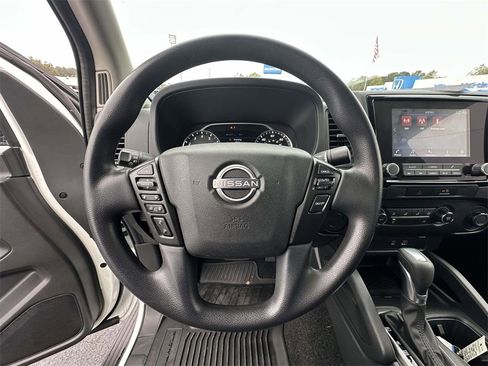 Used 2022 Nissan Frontier S image 11