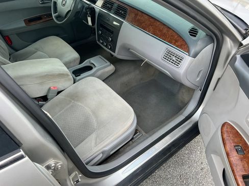 Used 2006 Buick LaCrosse CX FWD image 8