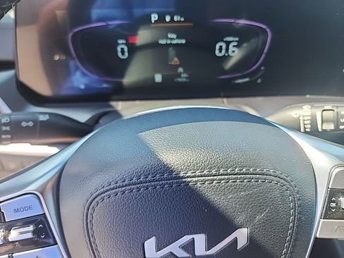 Used 2025 Kia Telluride S image 15