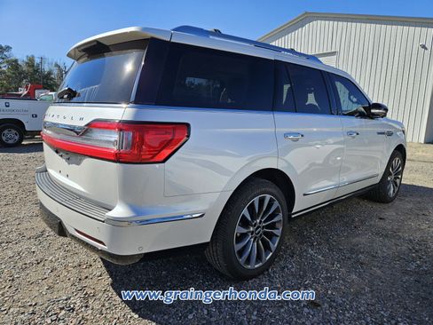 Used 2018 Lincoln Navigator Select w/ Technology Package image 6