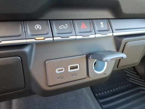 Used 2022 Chevrolet Silverado 1500 Custom image 20