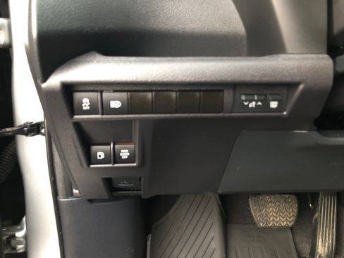 Certified 2025 Toyota Sienna XSE image 20