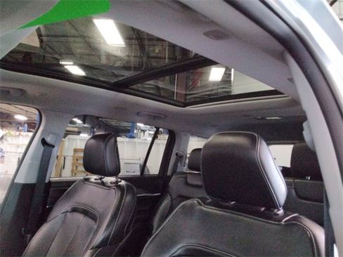 Used 2023 Jeep Grand Cherokee L Limited w/ Luxury Tech Group II image 31