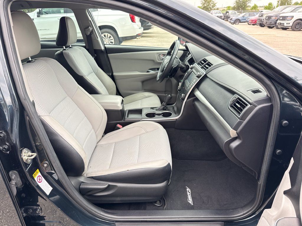 Used 2017 Toyota Camry SE FWD image 20