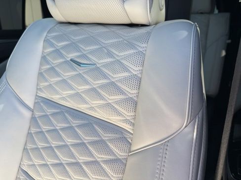 Used 2025 Cadillac Escalade V image 28