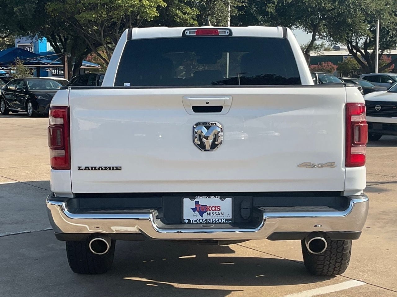Used 2024 RAM 1500 Laramie AWD/4WD image 4