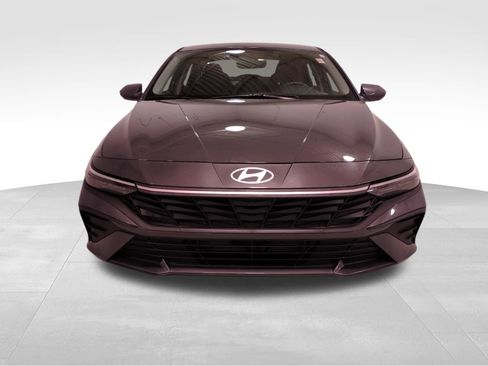 Used 2025 Hyundai Elantra Blue image 10