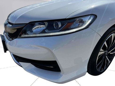 Used 2017 Honda Accord EX-L image 12