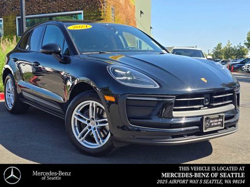 Used 2024 Porsche Macan image 1