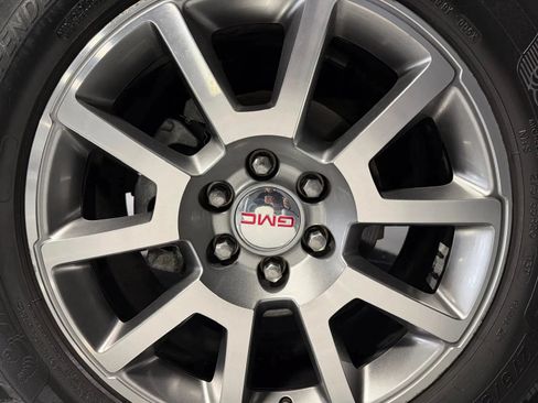 Used 2015 GMC Yukon XL Denali w/ Open Road Package RWD image 10