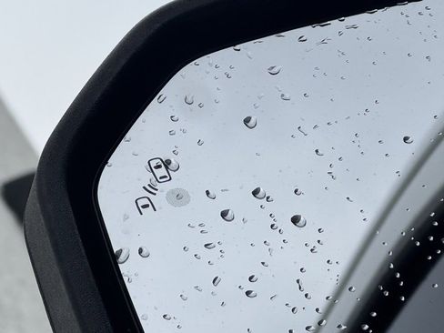 Used 2019 Ford F150 XLT w/ Equipment Group 302A Luxury image 16