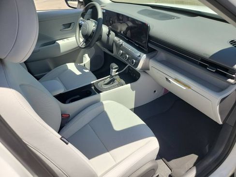 New 2027 Hyundai Kona SE FWD image 20