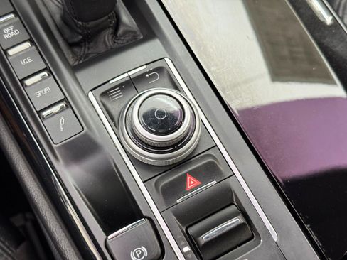 Used 2019 Maserati Levante image 33