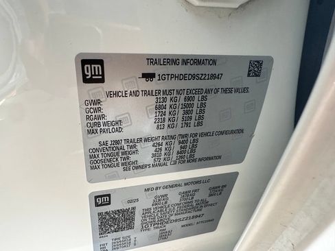 Used 2025 GMC Sierra 1500 SLT RWD image 40