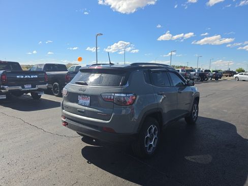 Used 2022 Jeep Compass Trailhawk w/ Trailhawk Convenience Group AWD/4WD image 5