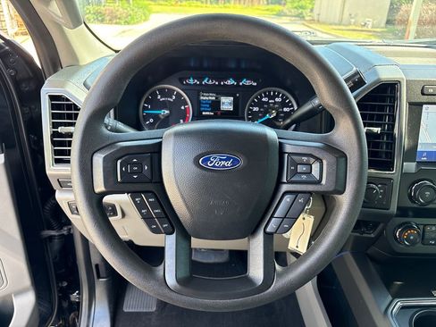 Certified 2021 Ford F250 XLT w/ XLT Premium Package AWD/4WD image 16