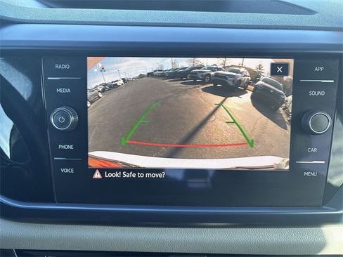 Used 2022 Volkswagen Taos SE image 18