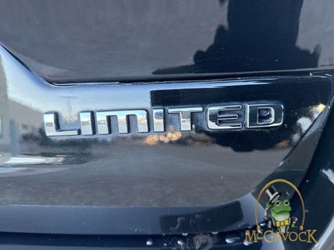 Used 2022 Jeep Grand Cherokee Limited w/ Luxury Tech Group II image 5