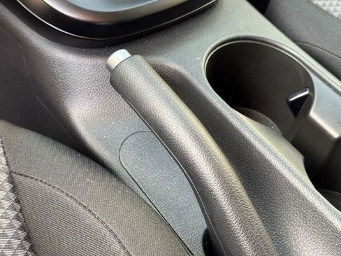 Certified 2025 Kia Soul LX w/ LX Technology Package image 21