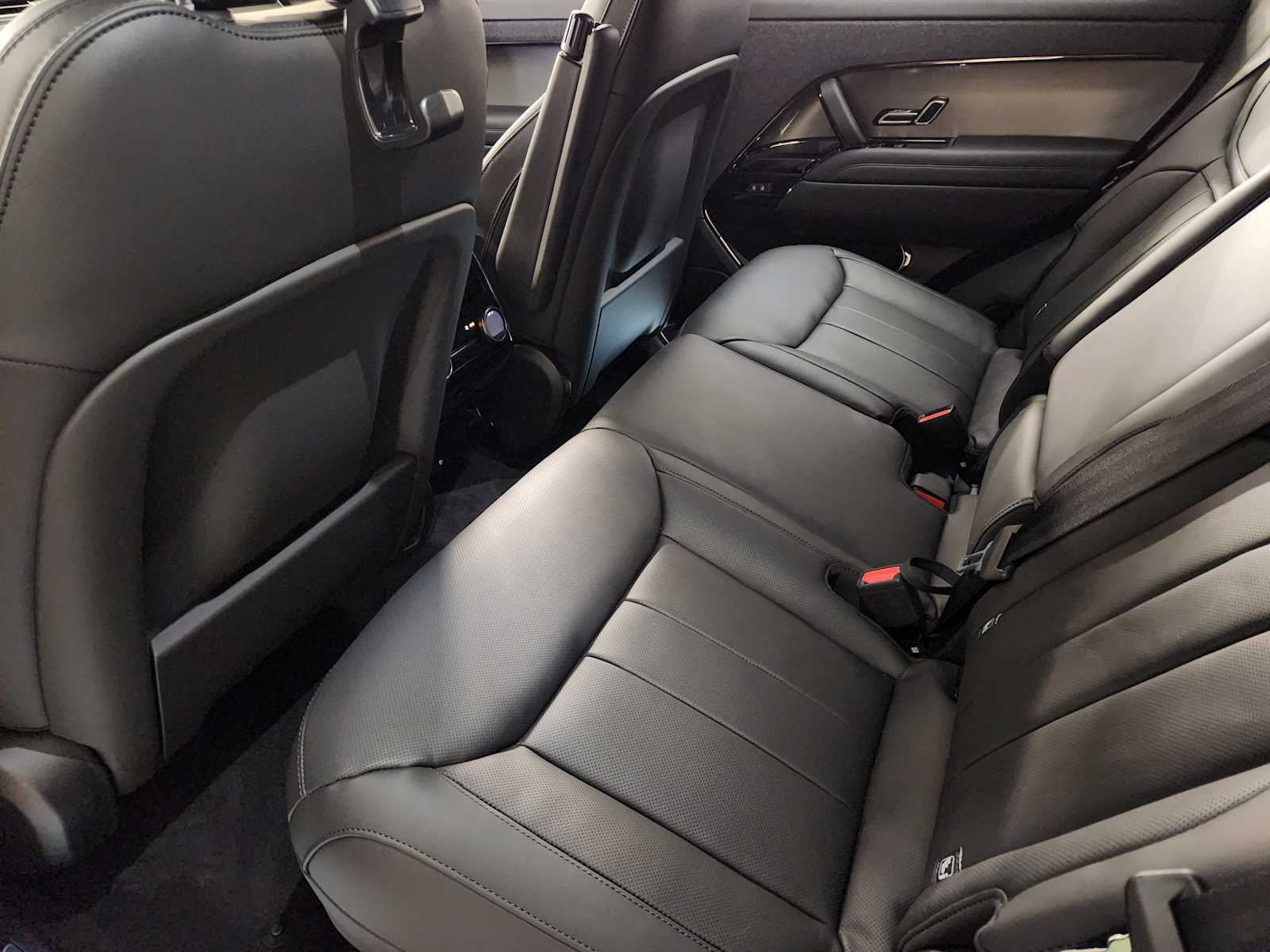 New 2027 Land Rover Range Rover Sport SE AWD/4WD image 27