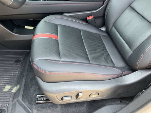 Used 2026 Chevrolet Traverse RS w/ LPO, Floor Liner Package AWD/4WD image 12