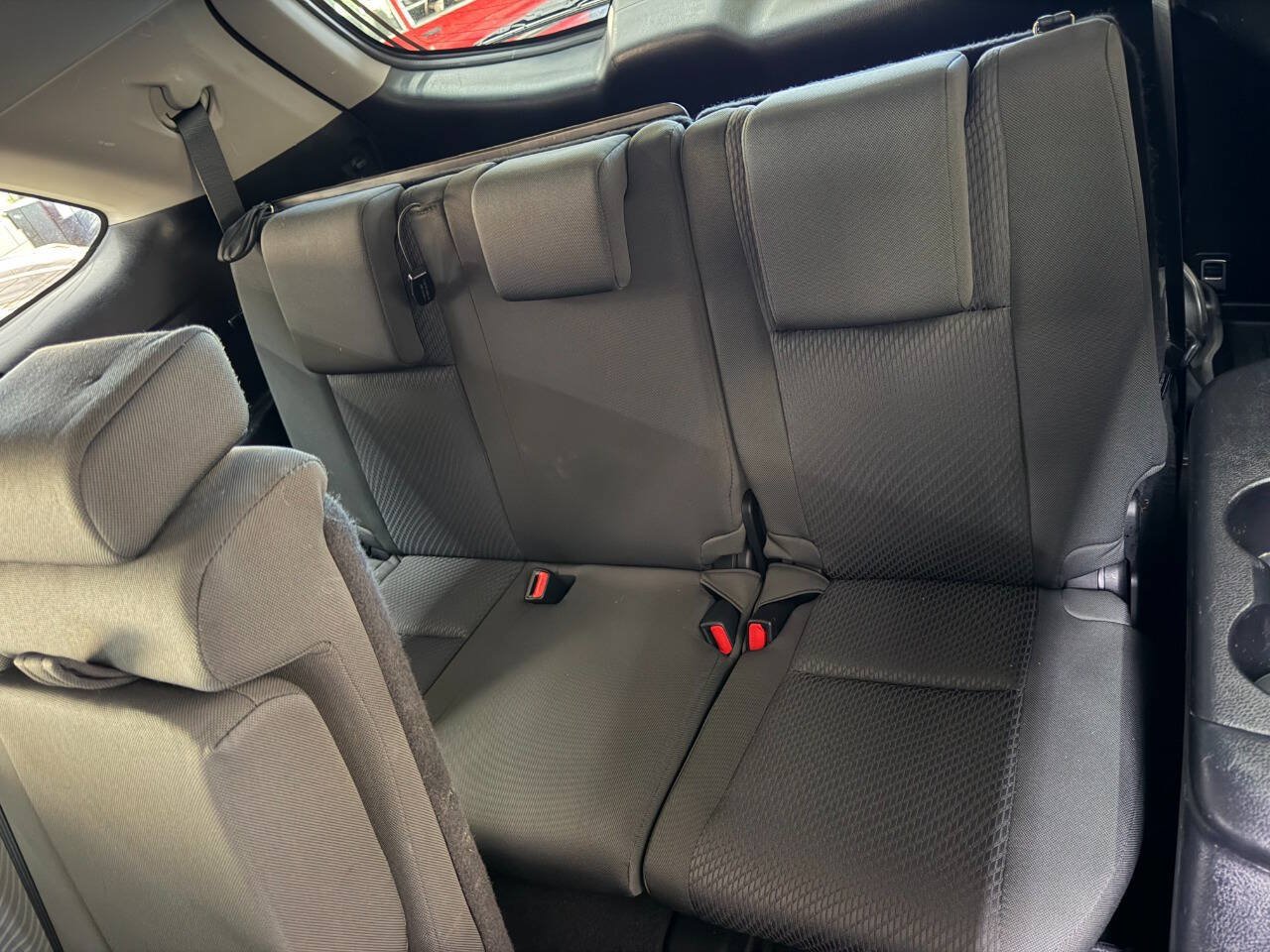 Used 2016 Toyota Highlander LE FWD image 15
