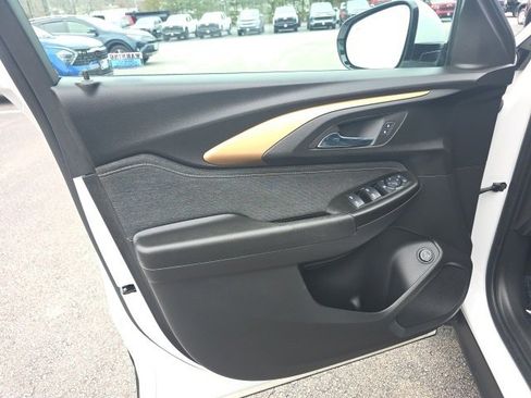 Used 2023 Chevrolet TrailBlazer ACTIV w/ Sun and Liftgate Package image 10