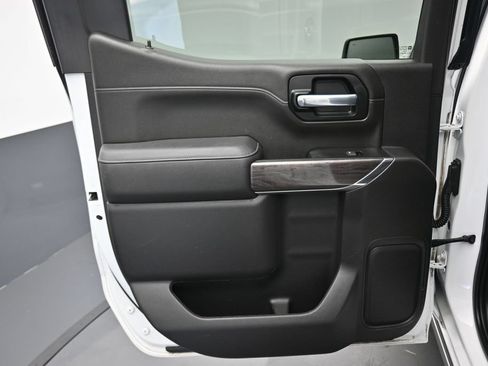 Used 2021 Chevrolet Silverado 1500 LTZ w/ Safety Package II AWD/4WD image 29