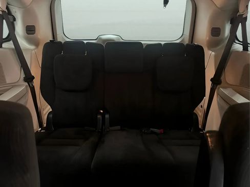 Used 2017 Dodge Grand Caravan SXT w/ Quick Order Package 29G SXT FWD image 12