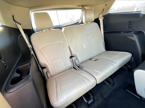 Used 2020 Buick Enclave Essence w/ Sound and Sites Package image 30