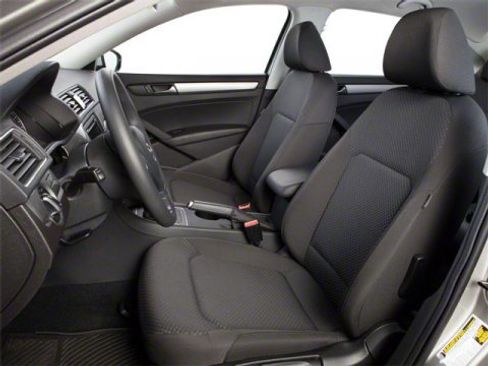 Used 2013 Volkswagen Passat 2.5 S image 11