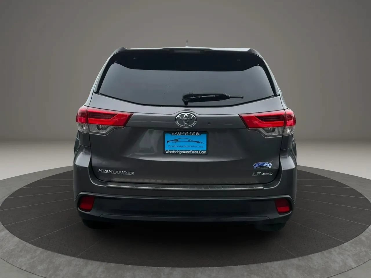 Used 2017 Toyota Highlander Plus AWD/4WD image 5