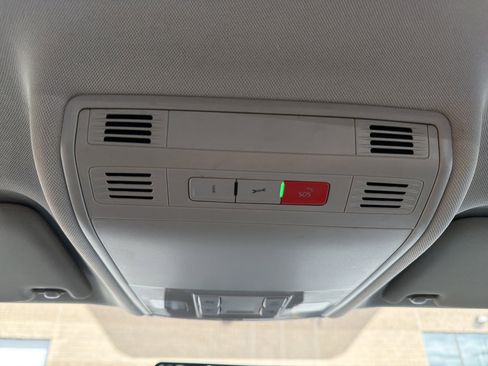 Used 2022 Volkswagen Taos S image 22