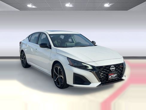 New 2025 Nissan Altima 2.5 SR w/ SR Premium Package image 7