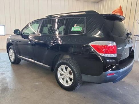 Used 2012 Toyota Highlander FWD w/ Tech Pkg image 4