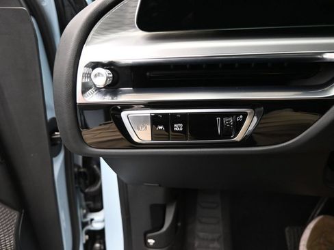 Certified 2024 Cadillac Lyriq Luxury AWD/4WD image 16