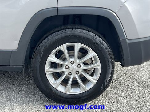 Used 2020 Jeep Cherokee Latitude image 27