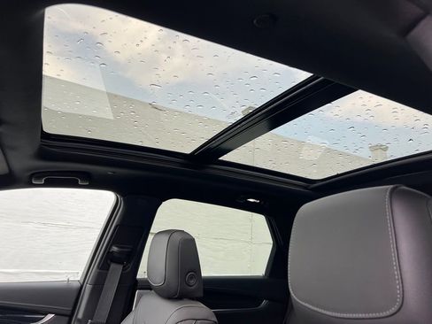 Used 2025 Cadillac XT5 Premium Luxury w/ Technology Package image 11