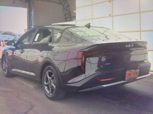 Used 2025 Kia K4 FWD image 3