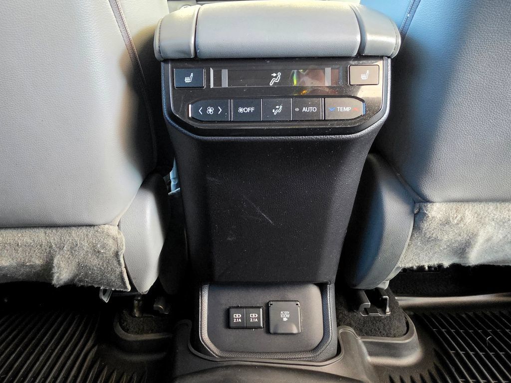 Used 2021 Toyota Highlander Platinum AWD/4WD image 71