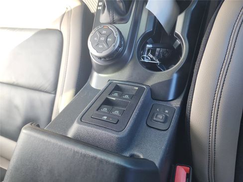 Used 2022 Ford Bronco Wildtrak image 30