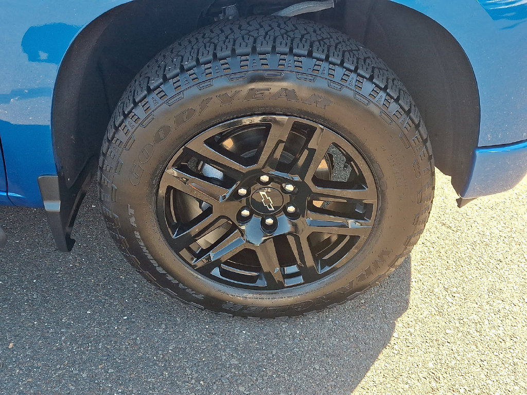 Used 2024 Chevrolet Silverado 1500 RST AWD/4WD image 9
