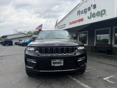 Certified 2023 Jeep Grand Cherokee Limited AWD/4WD image 2
