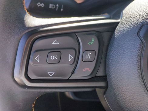 Used 2024 Jeep Wrangler Unlimited AWD/4WD image 19