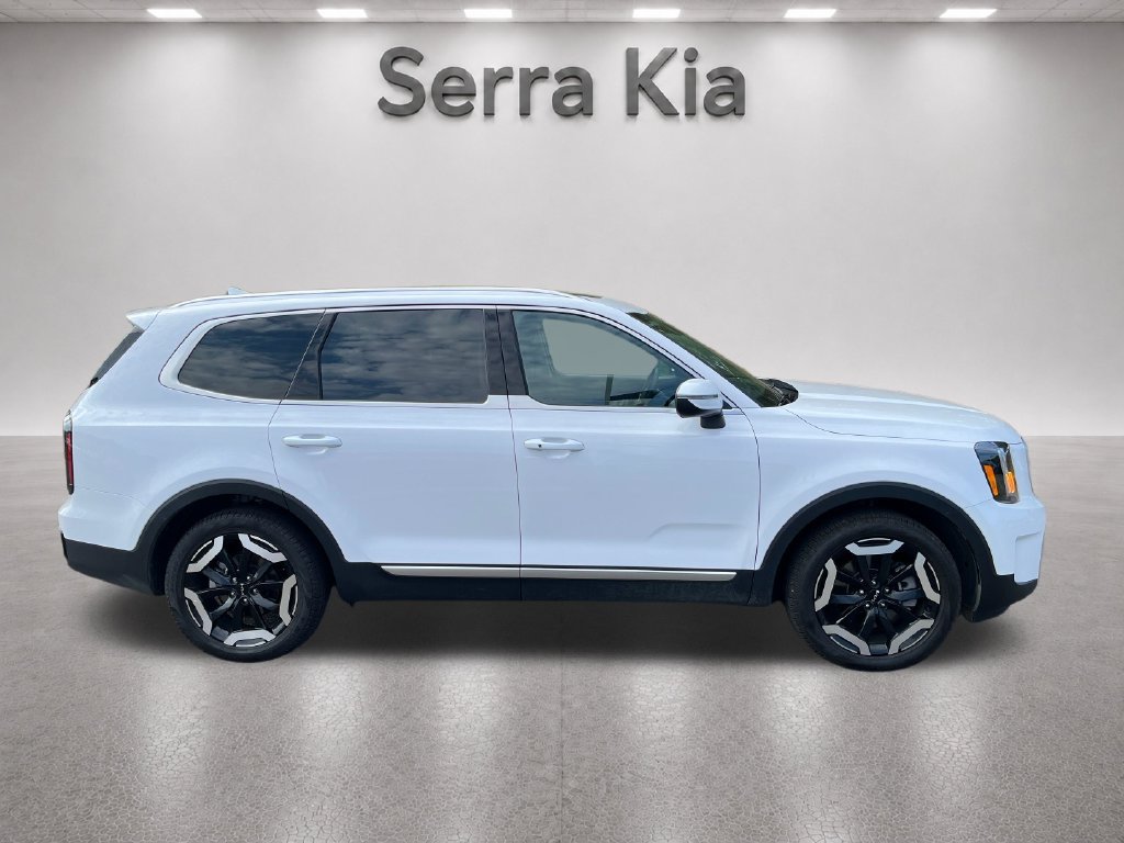 Used 2024 Kia Telluride EX w/ EX Captain's Chair Package FWD image 6