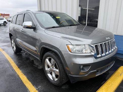 Used 2012 Jeep Grand Cherokee Overland image 2