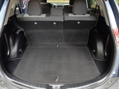Used 2014 Toyota RAV4 LE AWD/4WD image 8