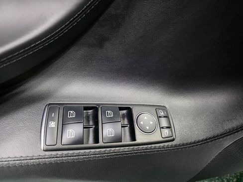 Used 2013 Tesla Model S Performance RWD image 18