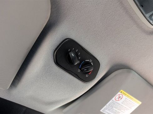 Used 2016 Ford Transit 350 XL image 25