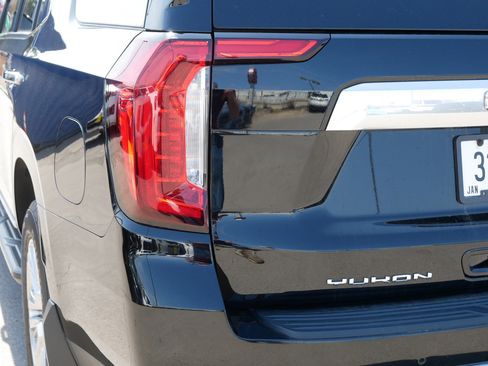 Used 2023 GMC Yukon Denali AWD/4WD image 17